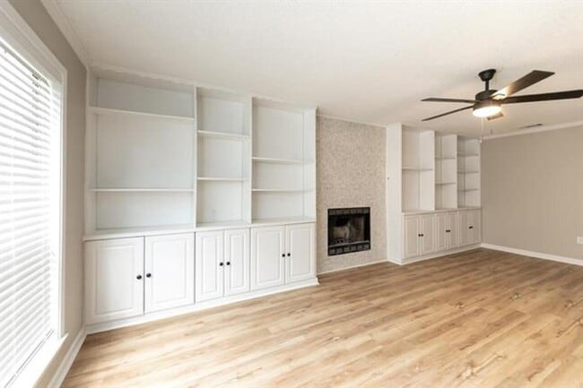 Building Photo - 9102 Valkrie Ln