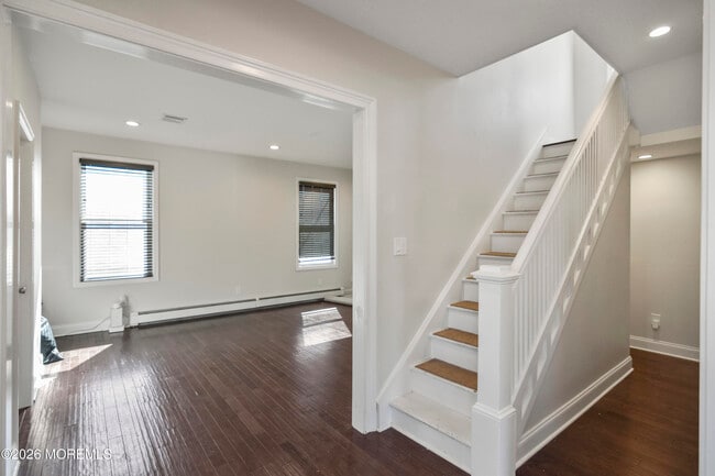 Building Photo - 108 Morris Ave