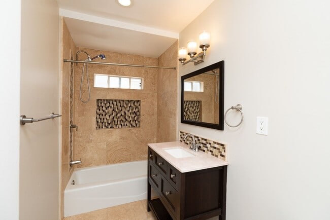 Building Photo - 3 Bedroom Home with Solar in Bay Park