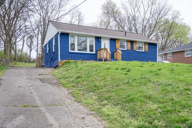 Building Photo - 3914 Creekside Dr