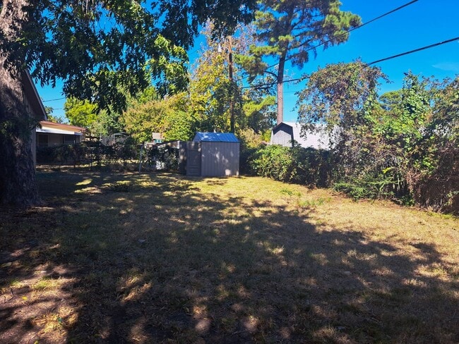 Building Photo - 4 Bedroom / 2 Bath / 2 Car Garage