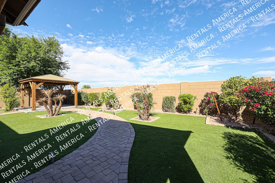 Building Photo - 15734 W McKinley St