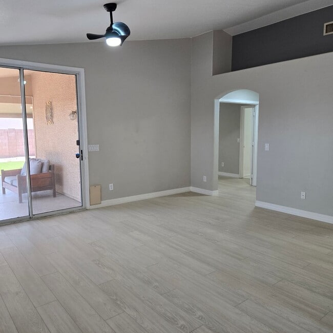 Building Photo - 2 Bedroom 2 Bath in Coyote Lakes