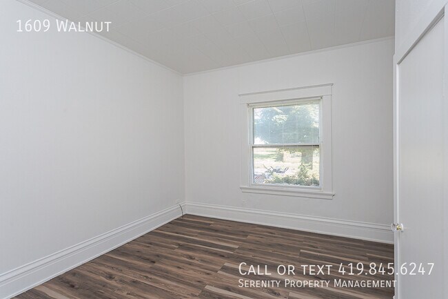 Building Photo - 1609 Walnut-
