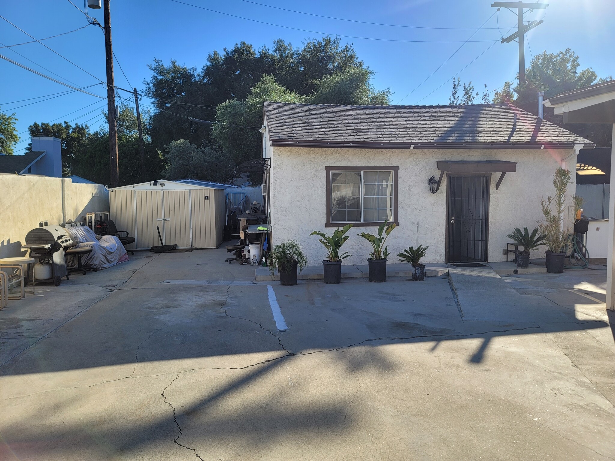 Building Photo - 12877 Glenoaks Blvd