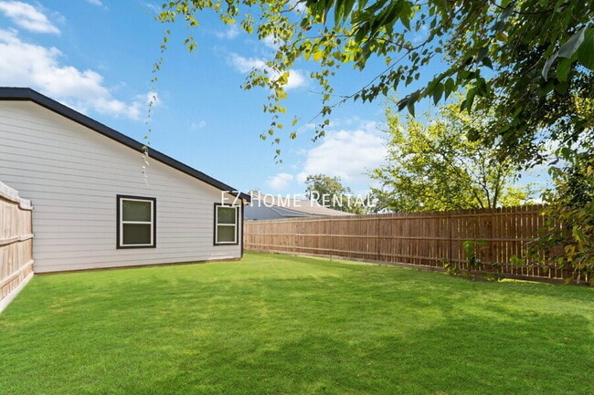 Building Photo - 8617 Clarington St