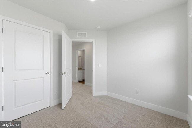 Building Photo - 133 Lakota St