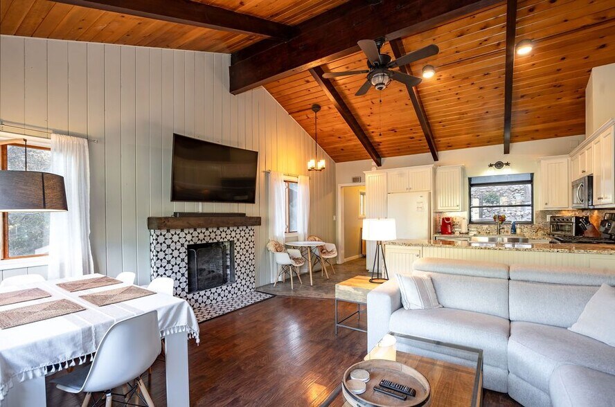 Building Photo - 24933 Faulhorn Dr