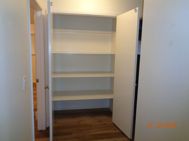 Building Photo - 7101 Avenida Cala