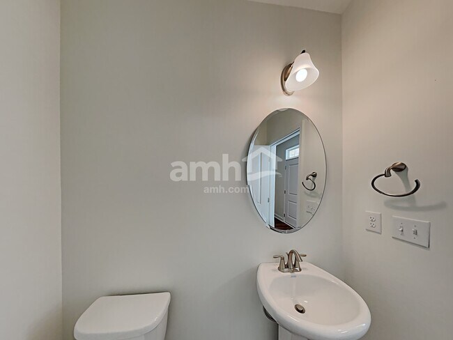 Building Photo - 2135 Laurel Vlg Cir