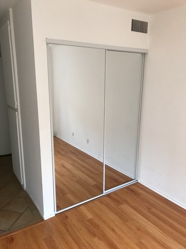 Building Photo - 5460 White Oak Ave