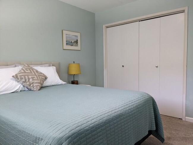 Building Photo - Cozy Carmel Valley Village House Fully Furnished