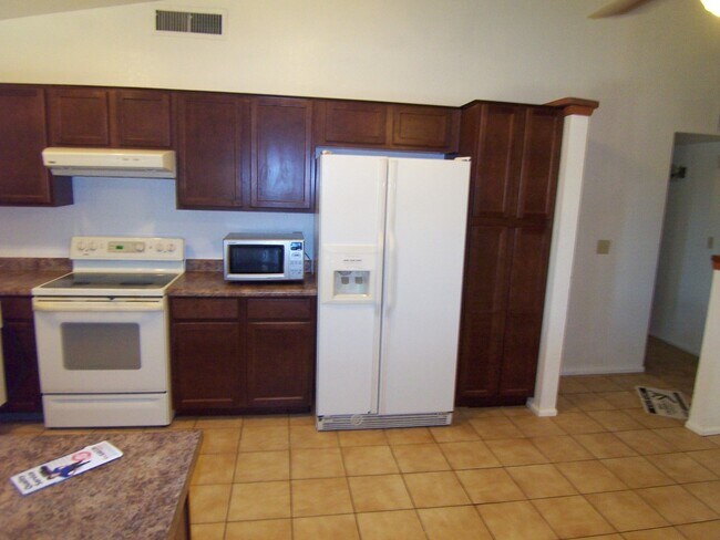 Building Photo - 3-Bedroom in Ahwatukee