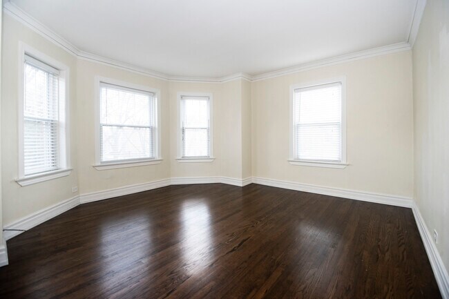 Building Photo - 3701 N Hoyne Ave