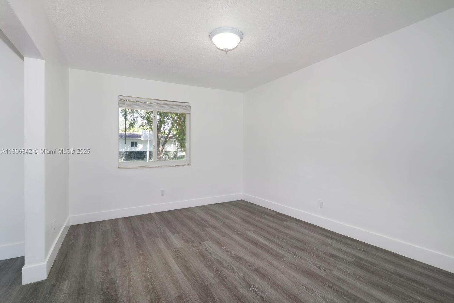 Building Photo - 900 Benevento Ave