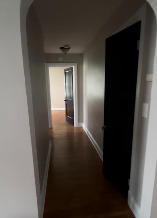 Building Photo - 332 11th St