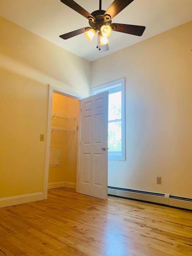 Building Photo - 51 N Champlain St