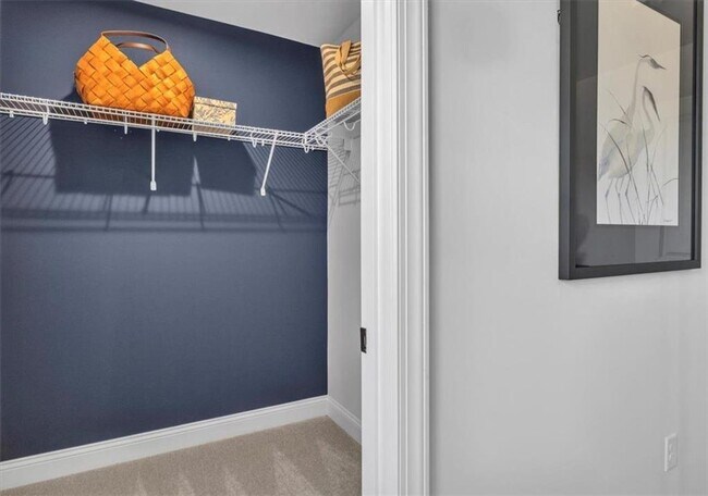 Building Photo - 75 Hickory Ln