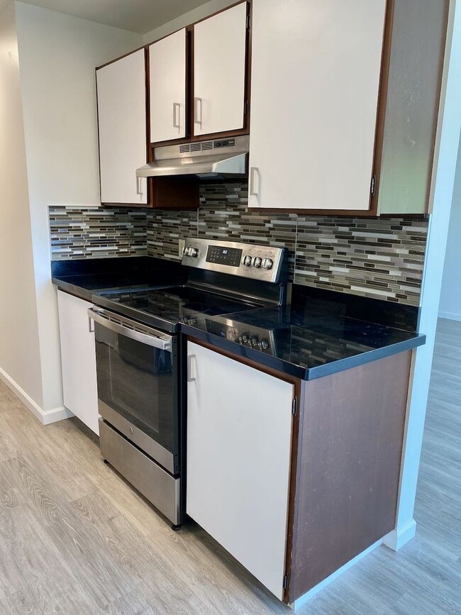 Interior Photo - Lakeview Place
