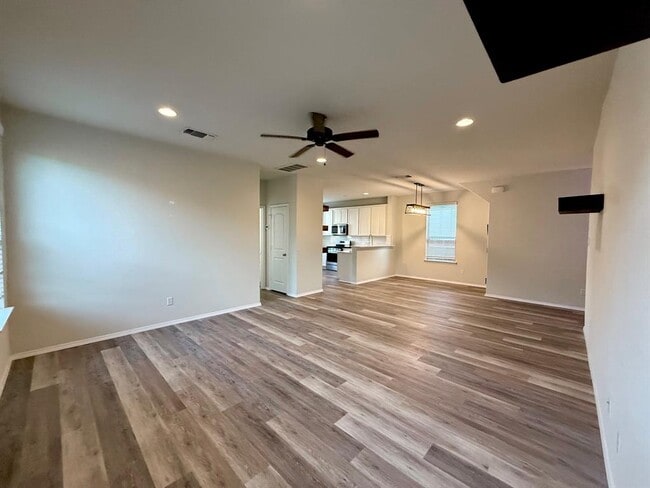 Building Photo - 249 La Dera Dr