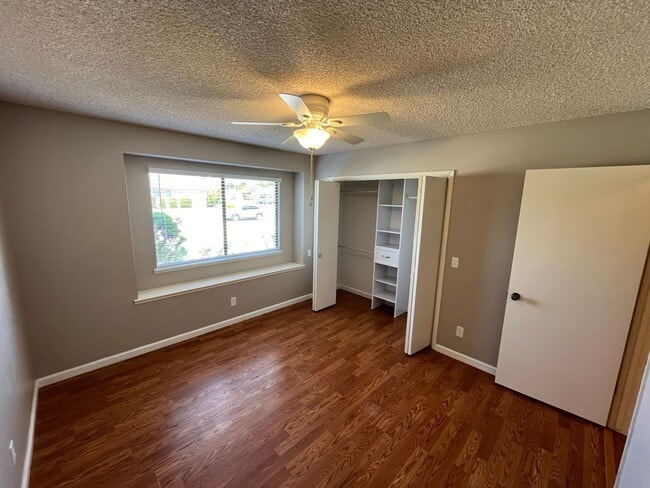 Building Photo - 1090 Foxenwood Dr