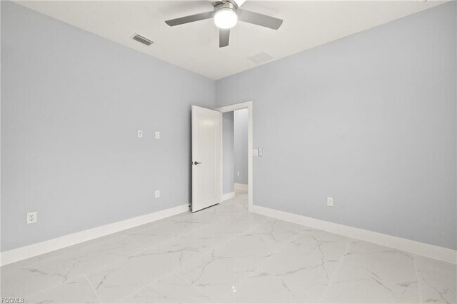 Building Photo - 3733 15th St W