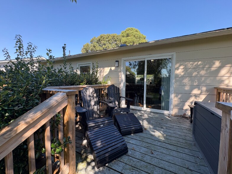 Building Photo - 5313 Sir Barton Dr