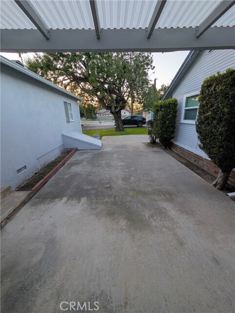 Building Photo - 1921 6th Ave