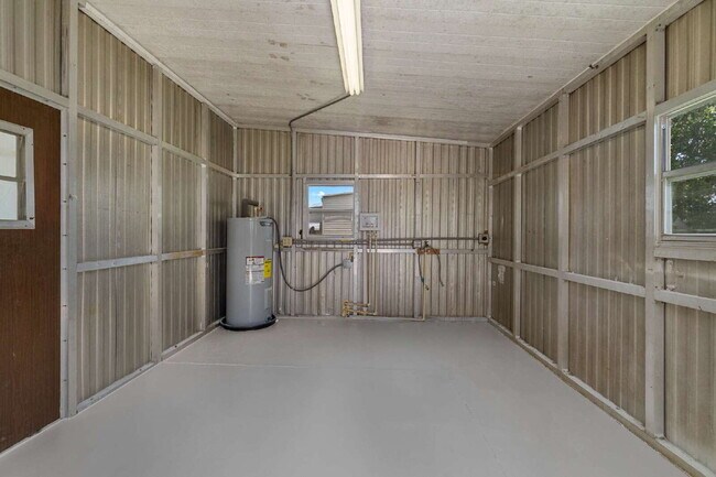 Building Photo - Affordable 2BR/1BA in Orange Blossom section of The Villages