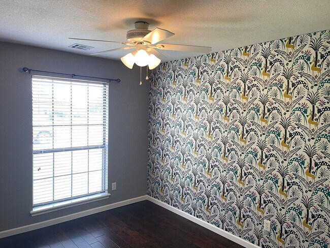 Building Photo - Water front 3 bedroom, 2 bath with a 2 car...