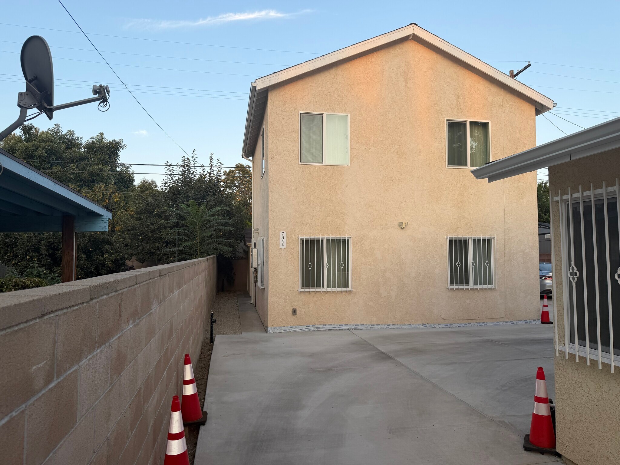 Building Photo - 7344 Balcom Ave