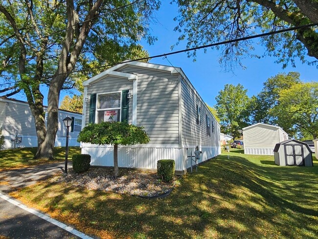 Building Photo - 20 Kris Ann Dr