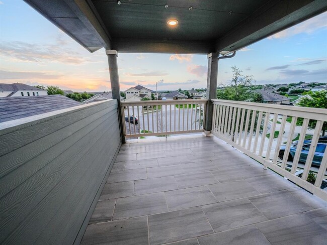 Building Photo - 10613 Harwood Overlook Cove