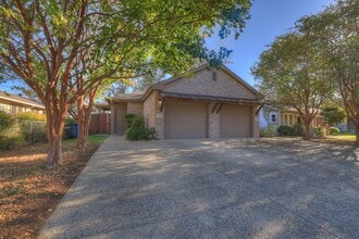 Building Photo - 388 E faust, B