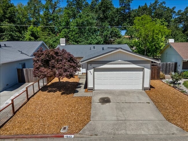 Building Photo - 843 Falcon Way