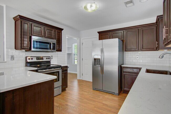 Building Photo - 5328 Tidewater Dr