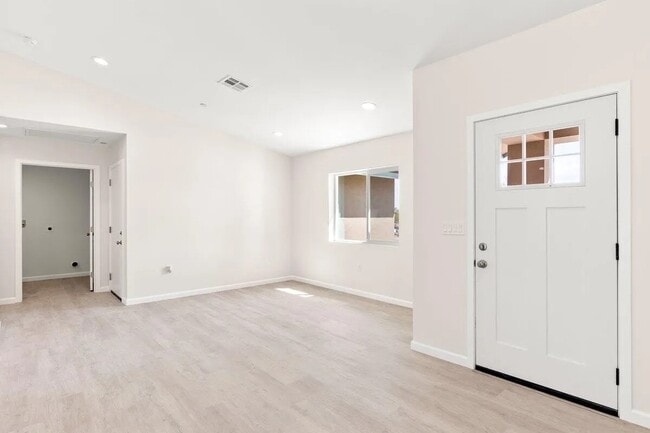 Building Photo - 21471 Reed Pl
