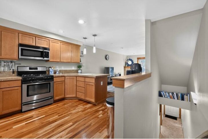 Building Photo - 9237 17th Ave SW