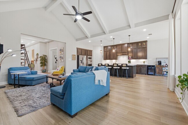 Building Photo - 28065 Willow Gln Dr