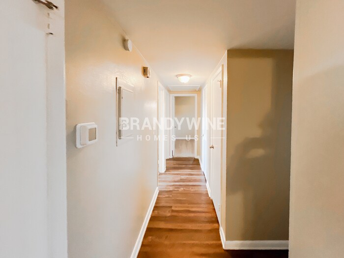 Building Photo - 6011 Meadow Ln