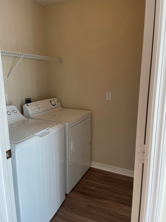 Building Photo - 311 Willowbay Ridge St