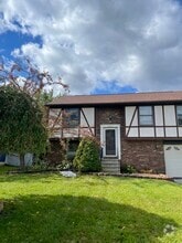 Building Photo - 6261 Wynmoor Dr