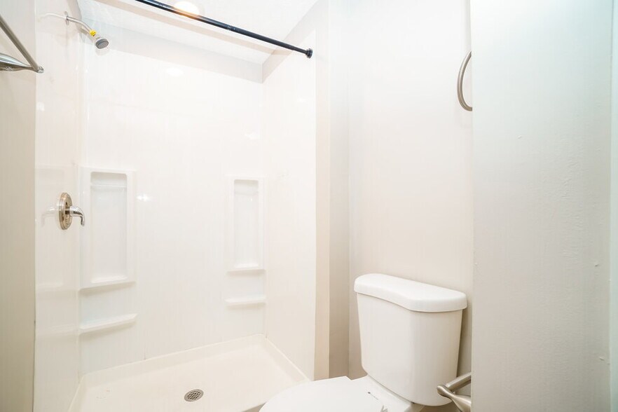 Building Photo - 442 Rambling Brook Dr