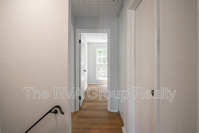 Building Photo - 749 Pleasant St