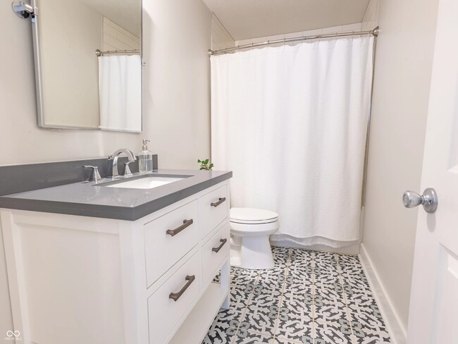 Building Photo - 715 Cottage Ave