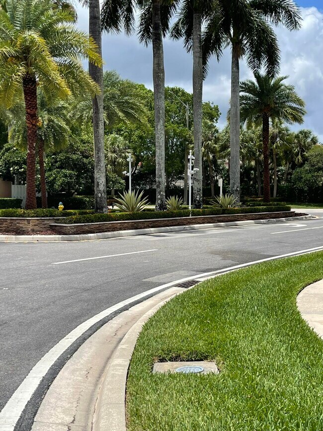 Building Photo - 777 NW 151st Ave