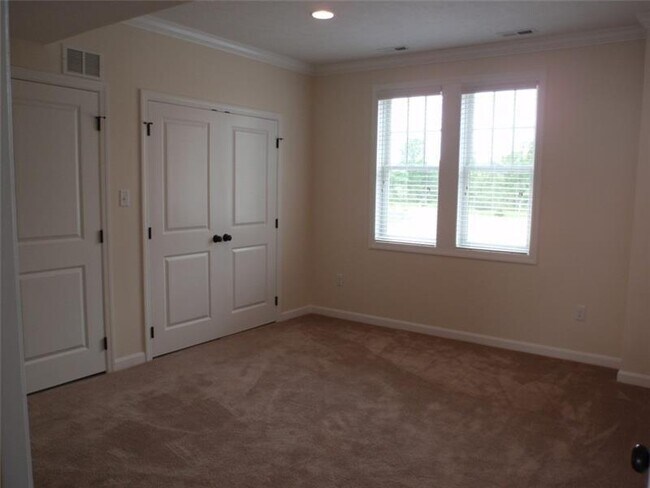 Building Photo - 290 Venango Trail