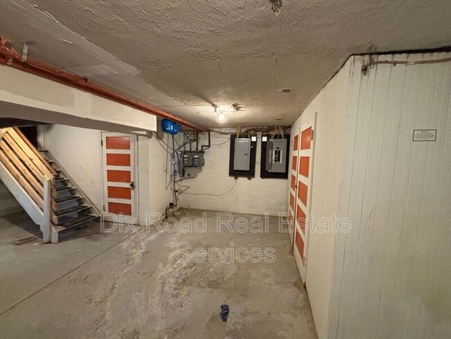 Building Photo - 1740 Carrahen Ave