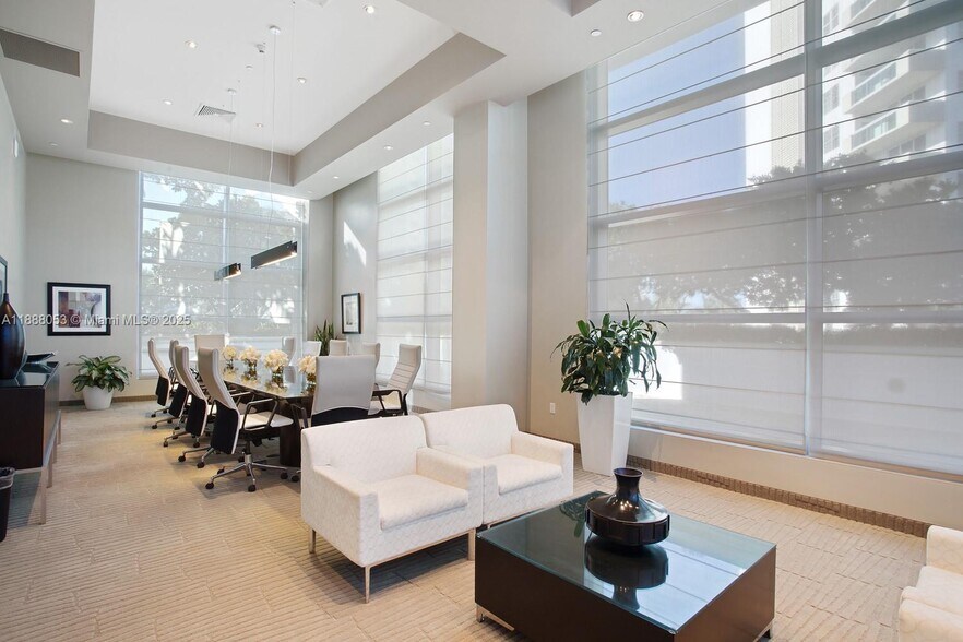 Building Photo - 3101 S Ocean Dr