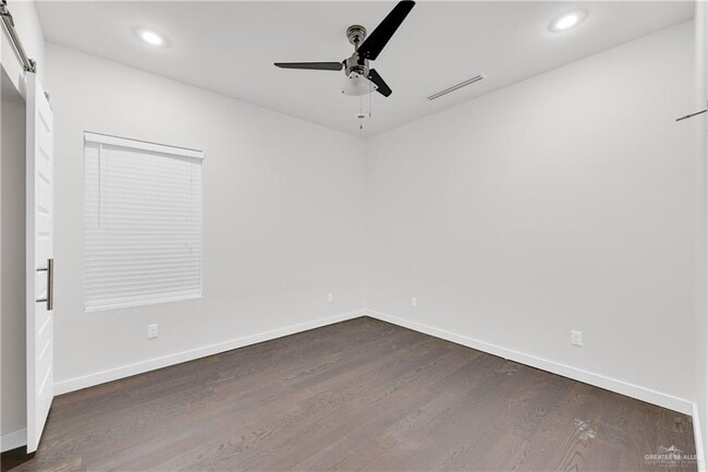 Building Photo - 24 S 4th St